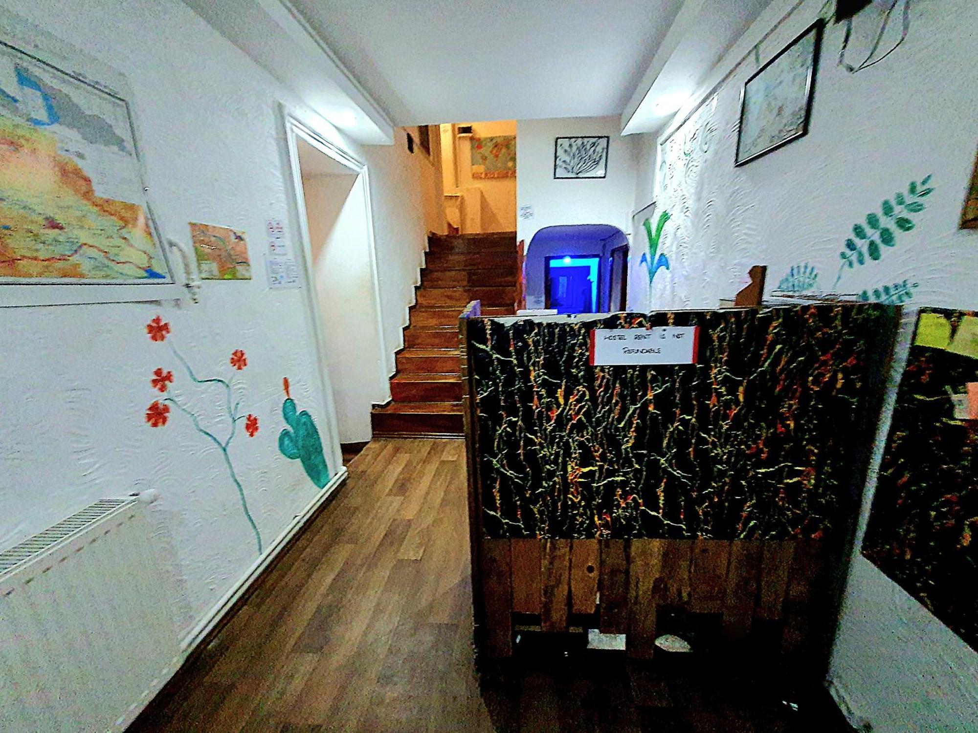 Machabelli 11A Hostel Tbilisi Exterior photo